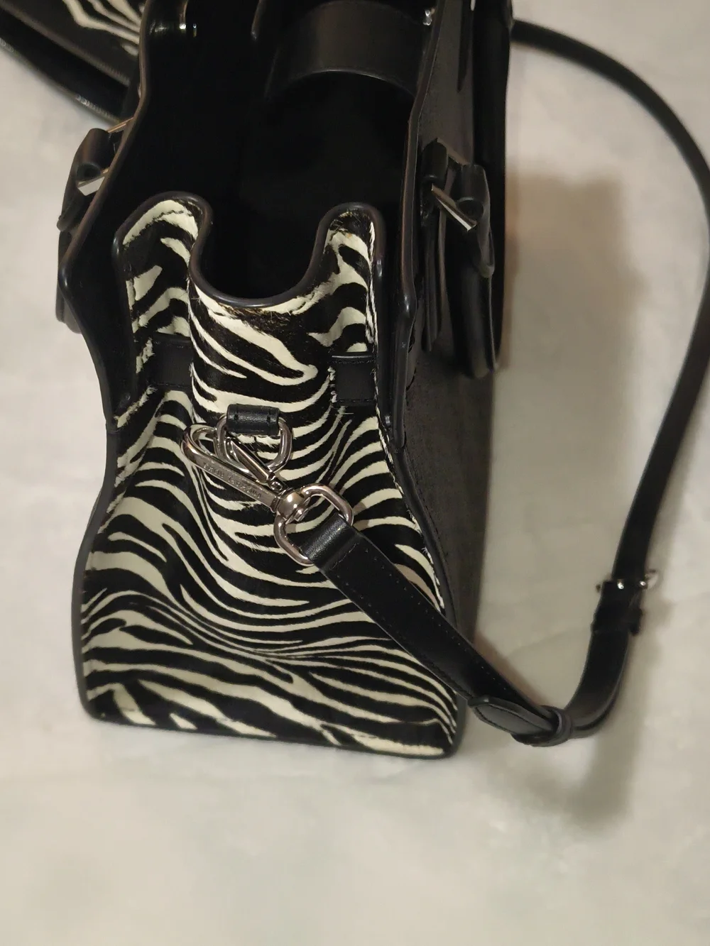 Michael Kors Black Zebra-Accent Tote Bag Includes Wallet Keychain - Picture 5 of 14